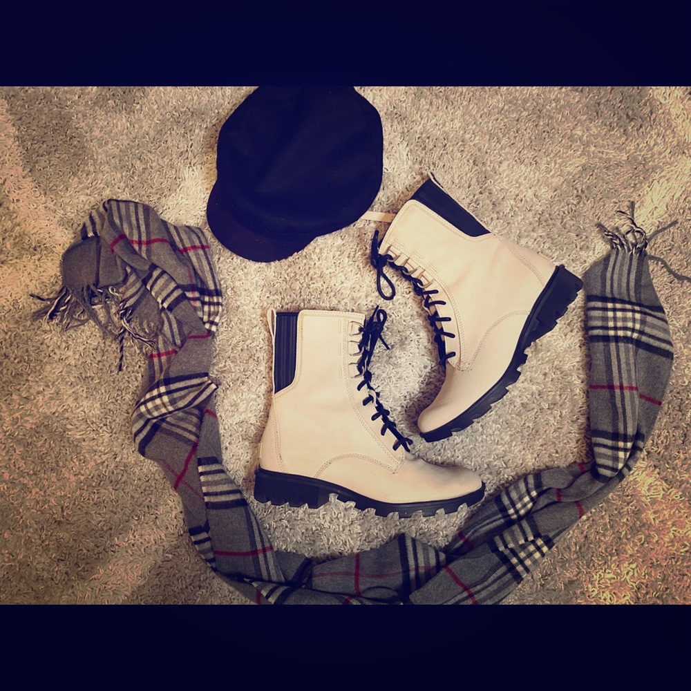 Sorel Waterproof Combat Boots 💦